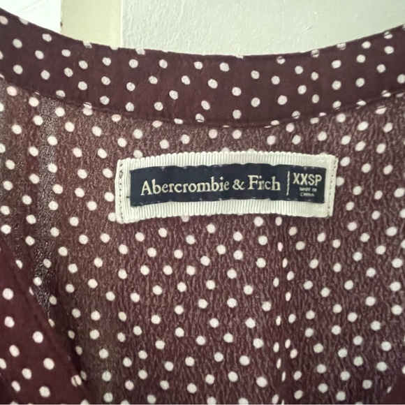 Maroon jumpsuit with white polka dots from Abercrombie & Fitch - Picture 4 of 6